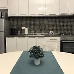 Solid Georgia Apartment Mamaia