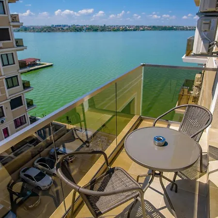 Solid Georgia Mamaia